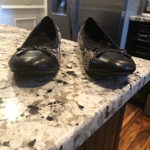 Vionic “Minna” Leather Ballet Slipper Flat 7 - Picture 3 of 11